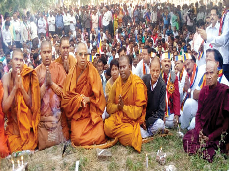 Eternal righteous protesting the police chased in farrukhabad