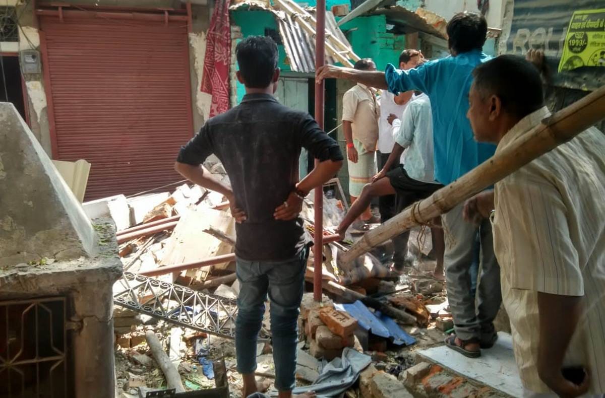 Cracker blast in house one killed and many injured