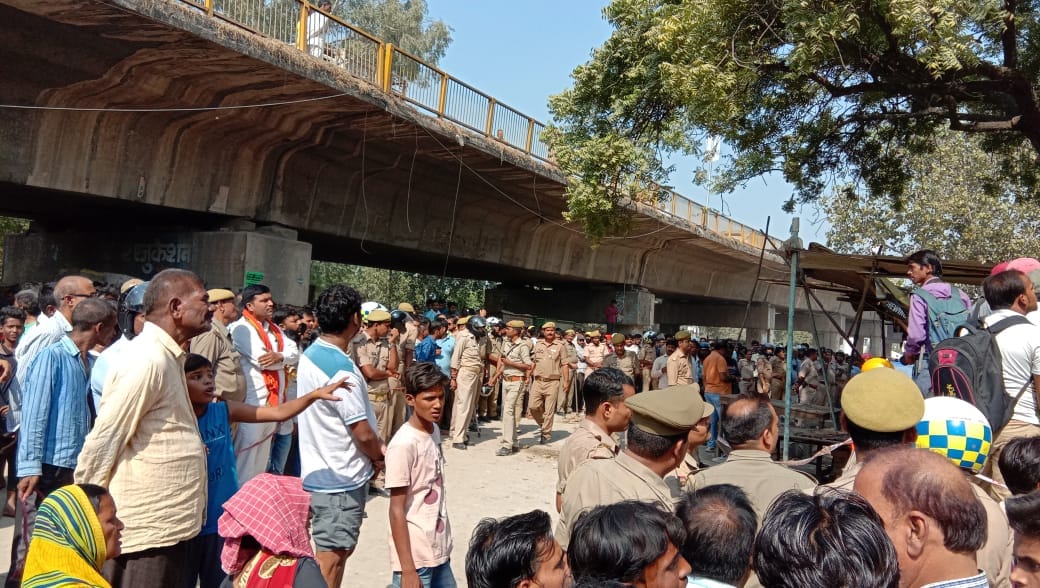 Cracker blast in house one killed and many injured