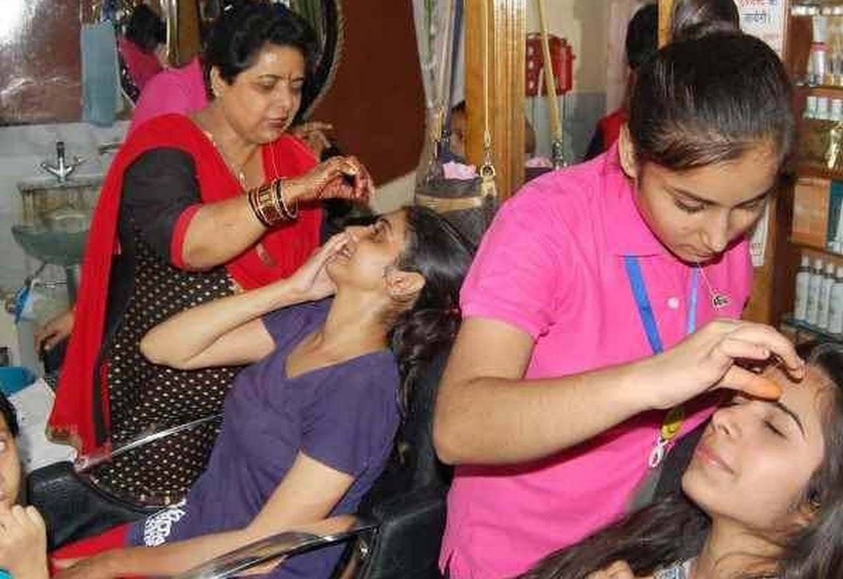 Karwa chauth jewellery women start preparation for beauty
