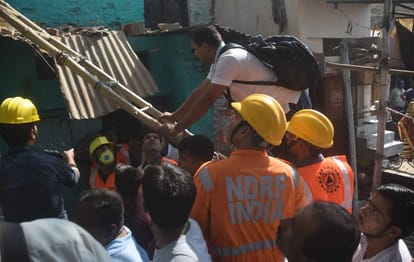 Blast in house at varanasi many injured