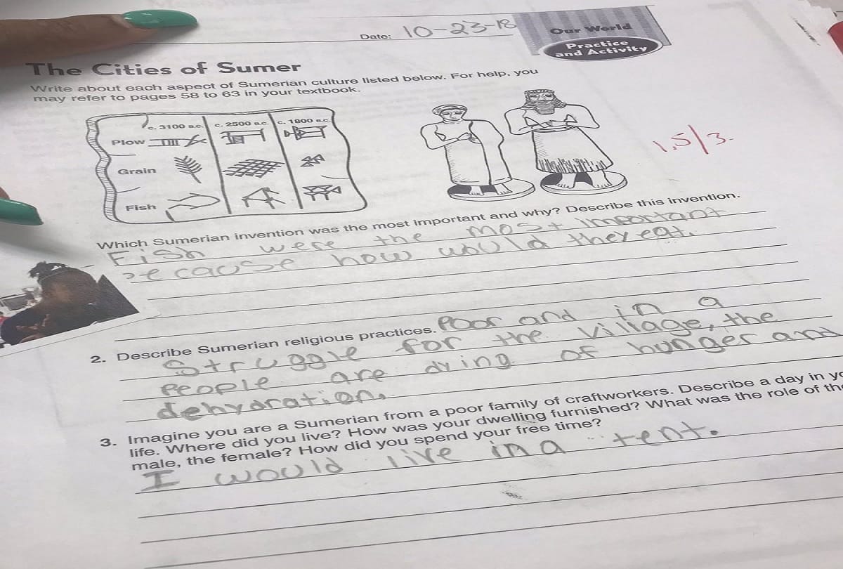 A teacher uses memes to grade papers, viral on social media