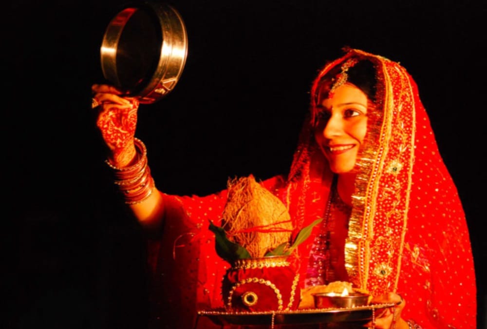 karva chauth 2018 Wear Clothes colour according to Zodiac sign For Luck