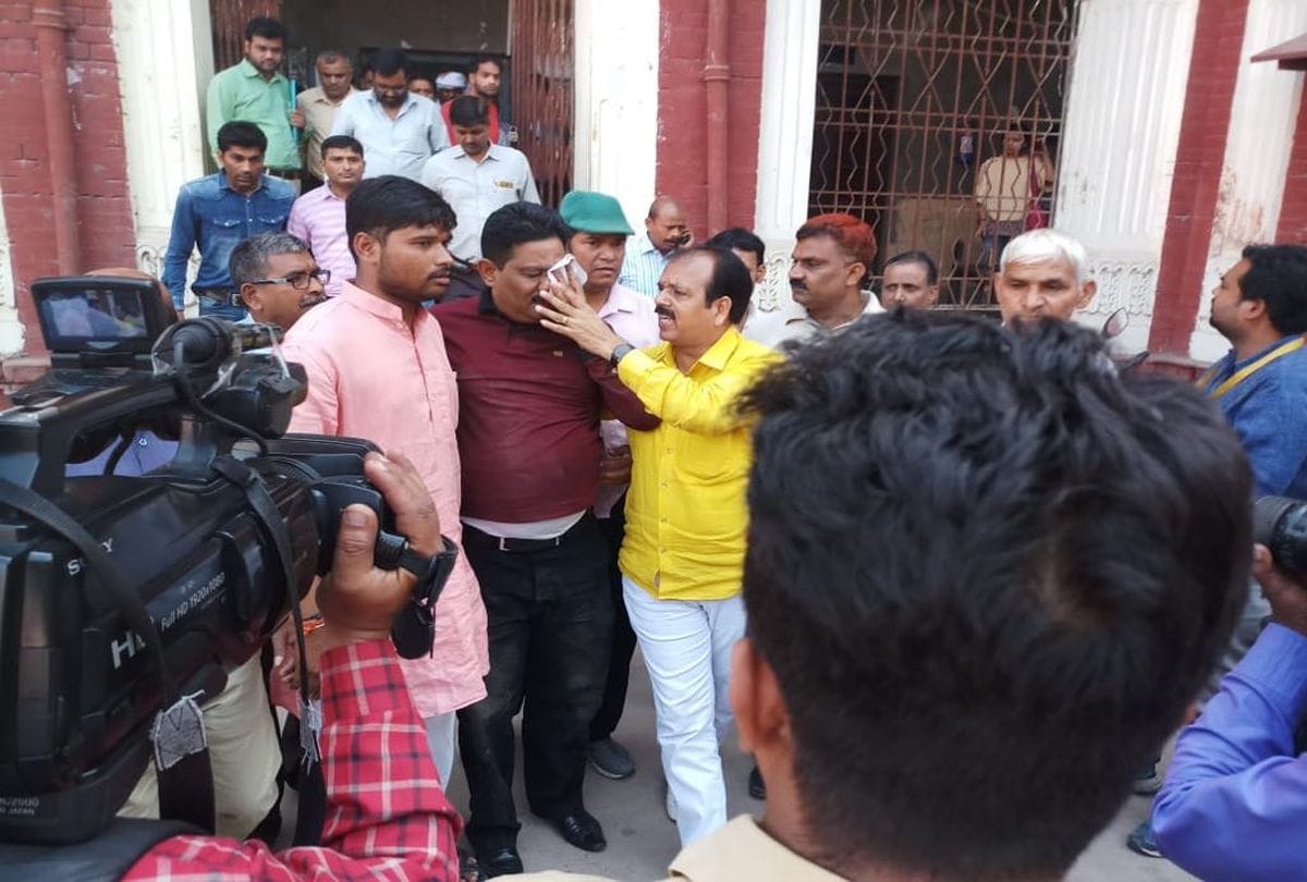 students clashes in dr bhim rao ambedkar university agra