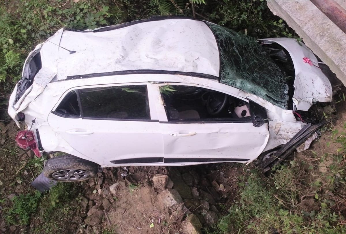 four people injured in car accident at chamba himachal