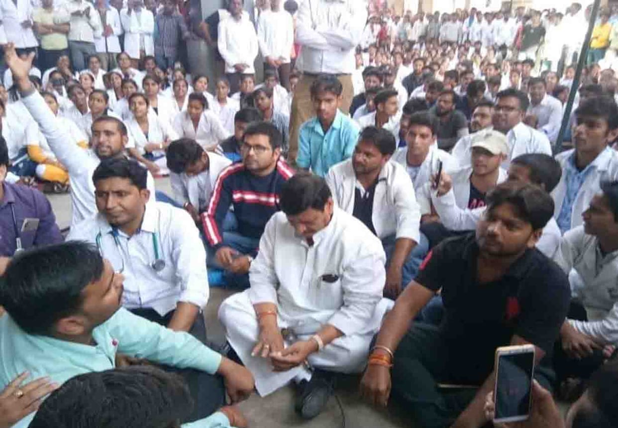 Shivpal Singh Yadav sitting on the strike in support of medical students in Etawah