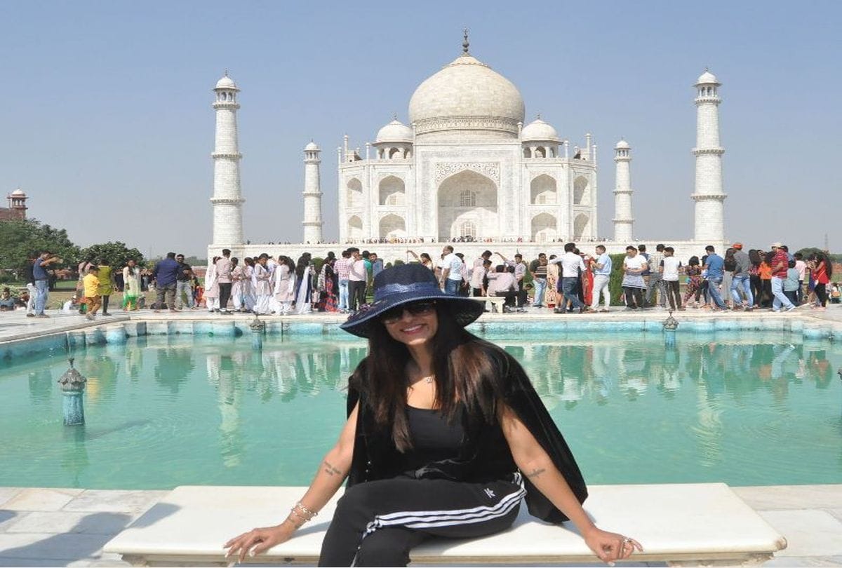 Former Miss Universe Sushmita Sen saw the Taj Mahal