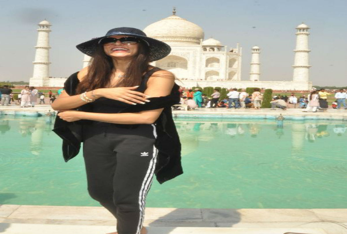 Former Miss Universe Sushmita Sen saw the Taj Mahal