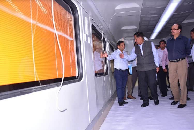 Indian Railway Royal Luxury Train Ready for Tour of Buddhist Temples, Special Tour Package