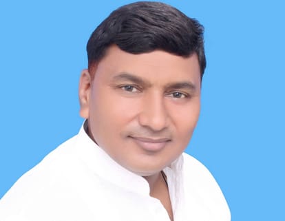 markets shut down and people were sad after chopan nagar panchayat chairman murder