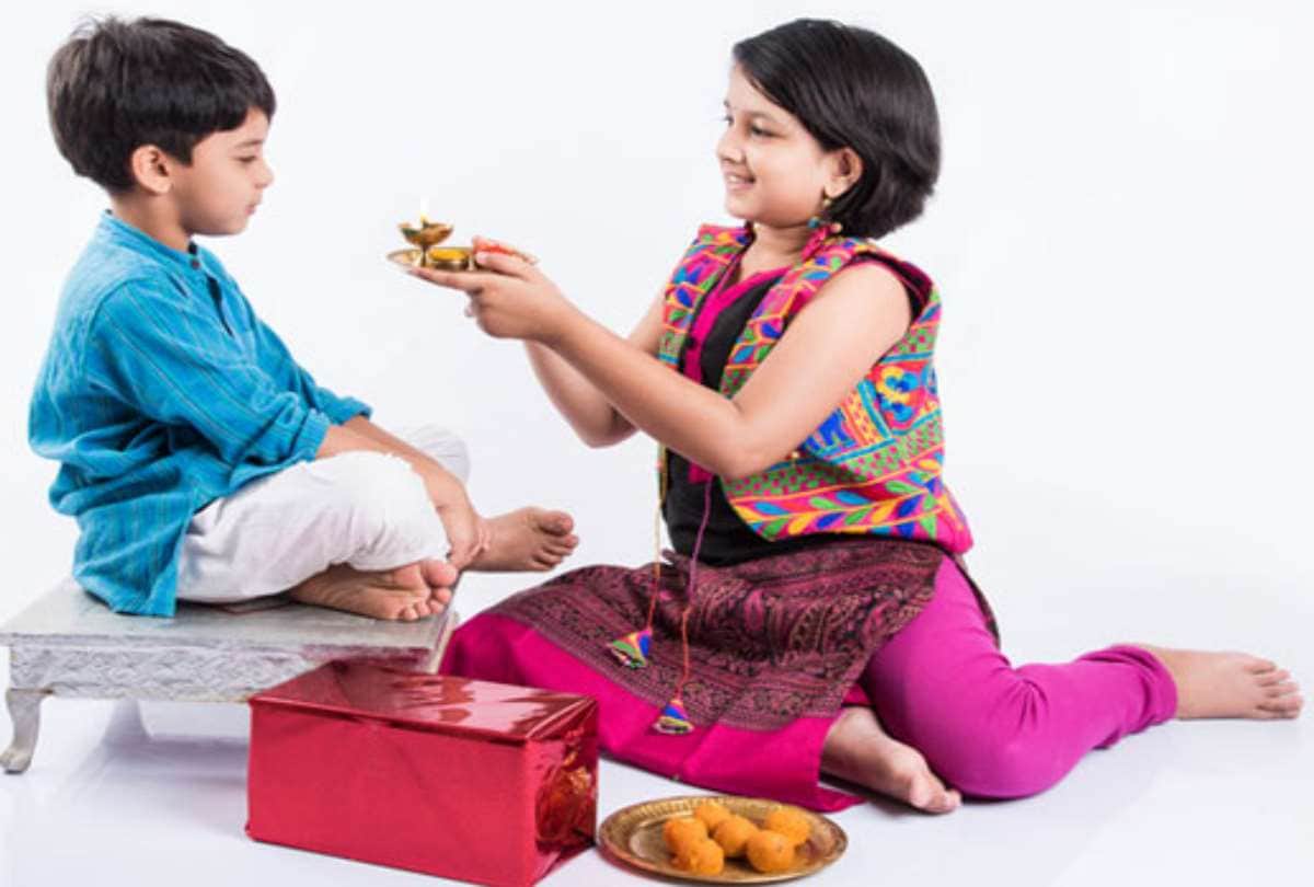 Bhai Dooj 2018: Bhai Dooj subh muhurat quotes sms whatsapp images messages in hindi