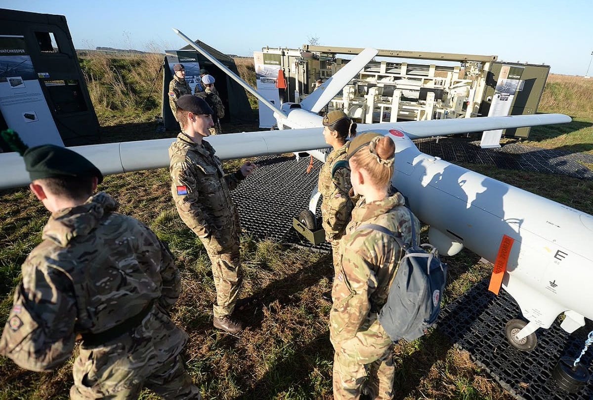 Government announced that women will be allowed to apply for all roles in uk military