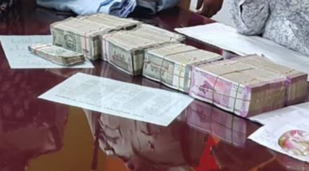 50 lakh cash found in passenger bag in rajdhani express