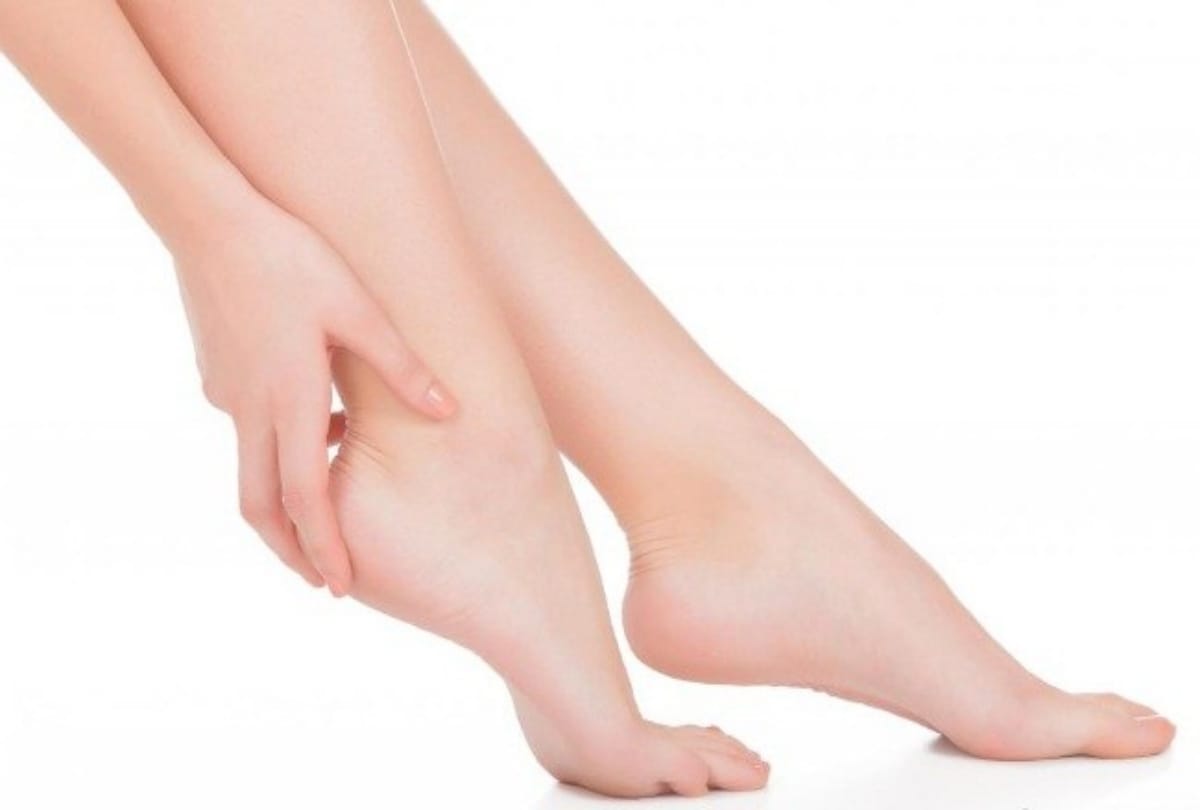 simple tricks to cure crack heels in home just five minute