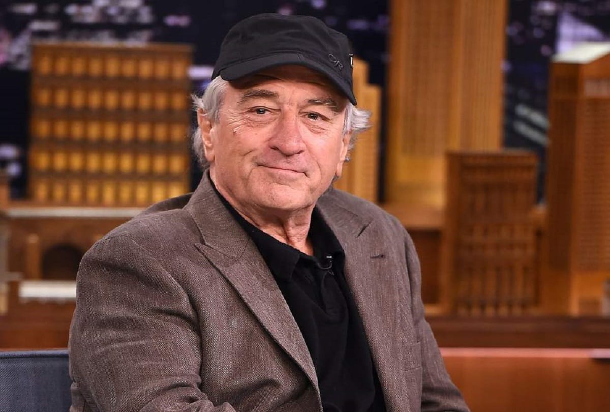 donald Trump critic and Oscar winner De Niro received suspect packets