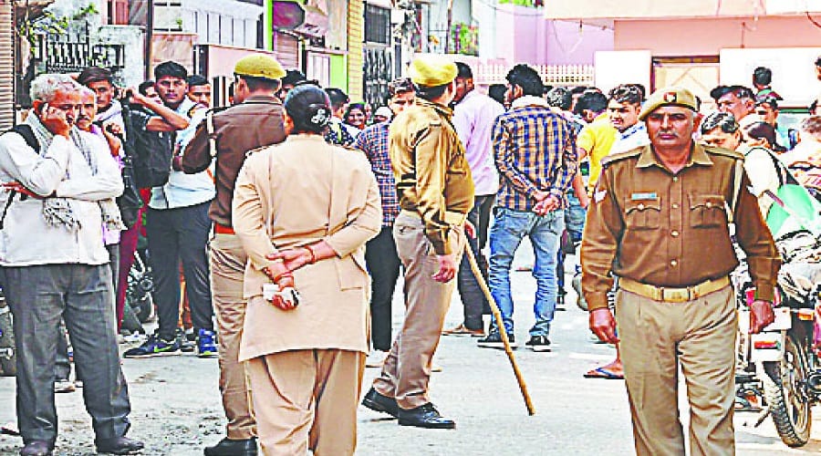 Saharanpur news three candidates withdrew office copies from examination center