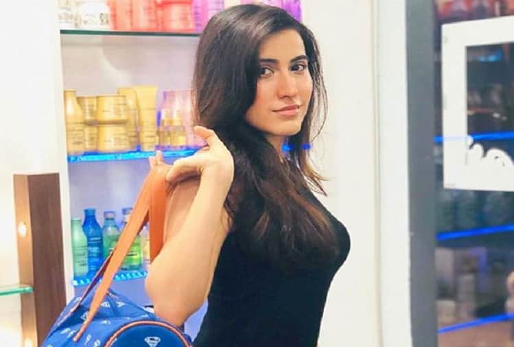 Raja Bajaj daughter Sheena Bajaj says Sonal Vengurlekar is just blackmailing my father for money