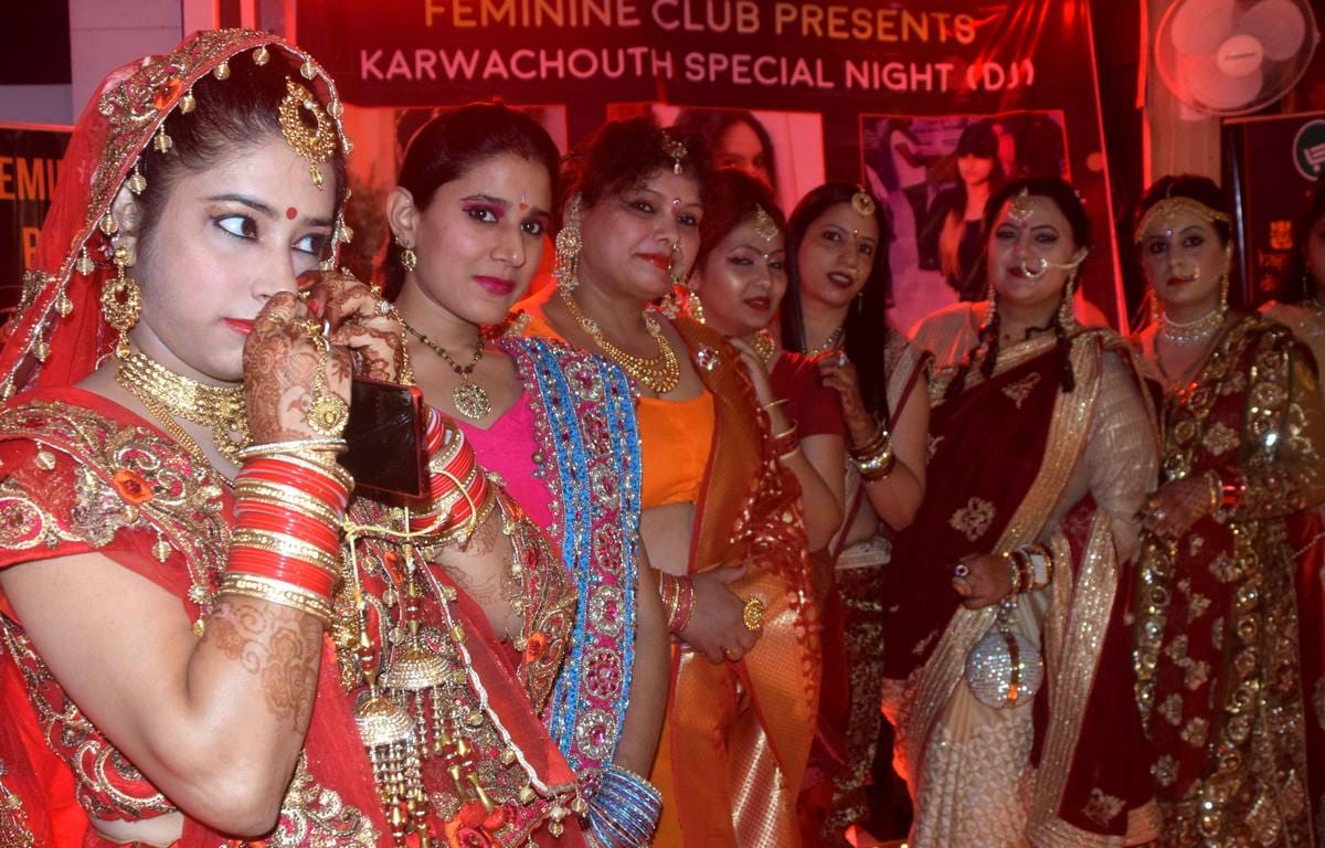 Karwa chauth special night organised in varanasi