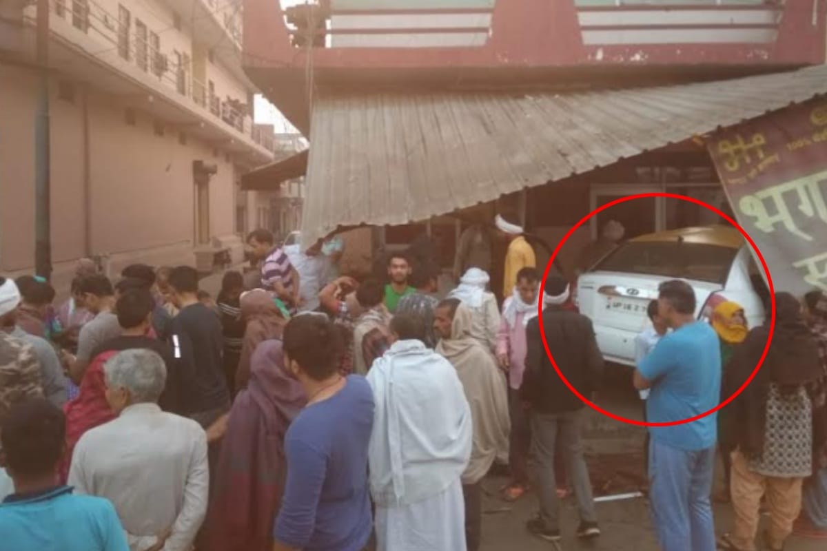 sevral died and four injured in road accident in Muzaffarnagar