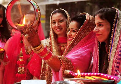 Karva Chauth 2018 today know Puja vidhi and Muhurat