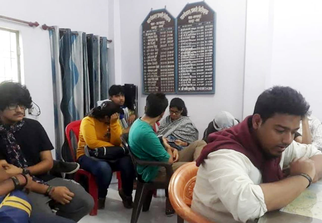 IIt Kanpur's Cultural Festival Intolerance with other college Students