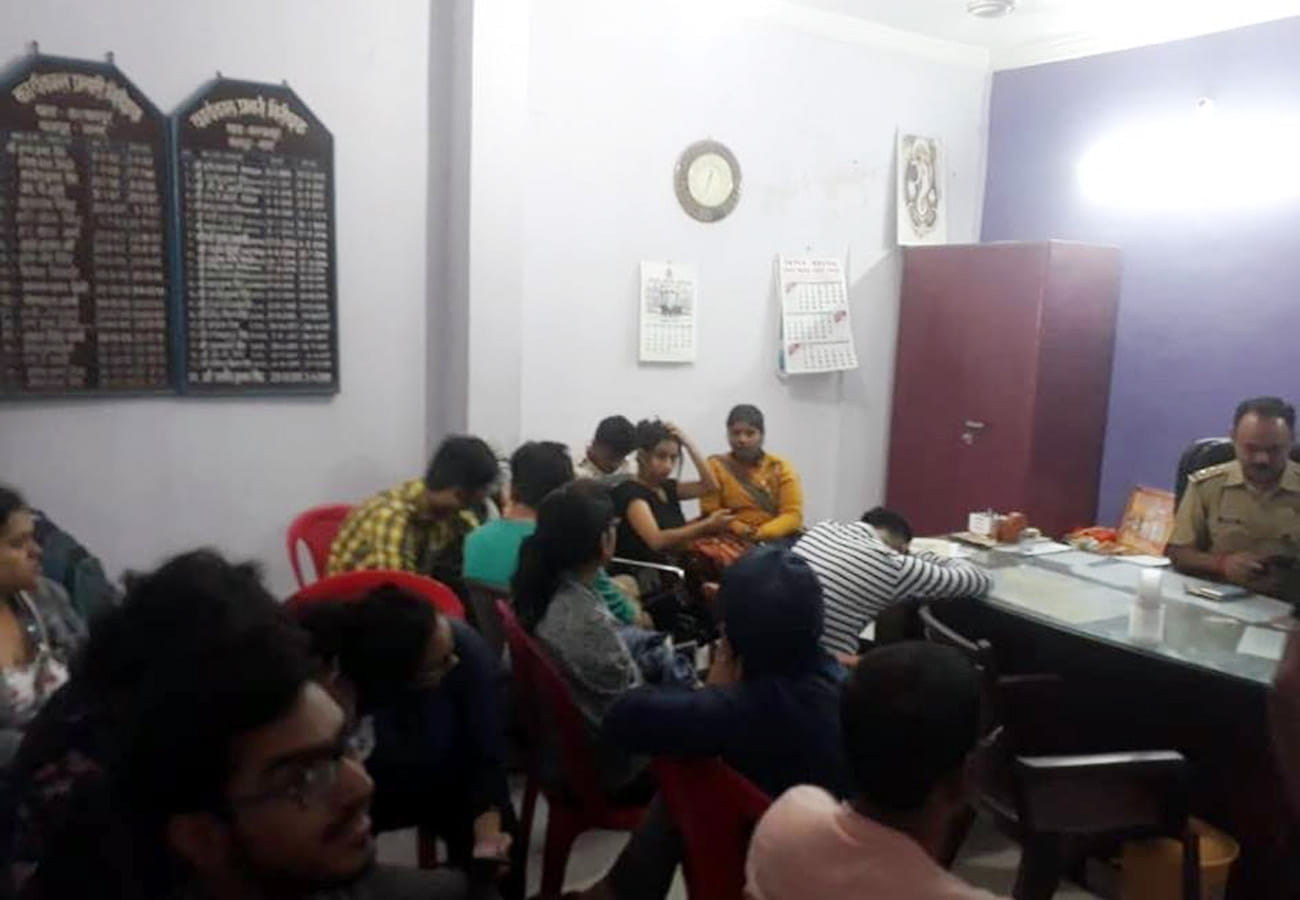 IIt Kanpur's Cultural Festival Intolerance with other college Students