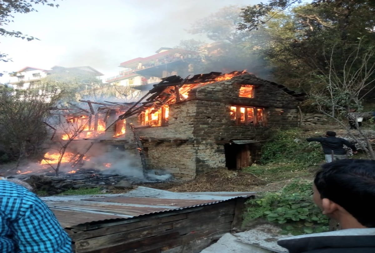 Fire broke out in a house in Kullu himachal