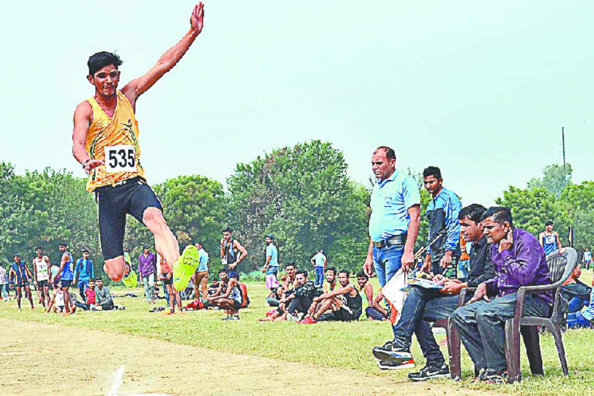 athlets players rocks in the first day of athletics bhamashash park meerut