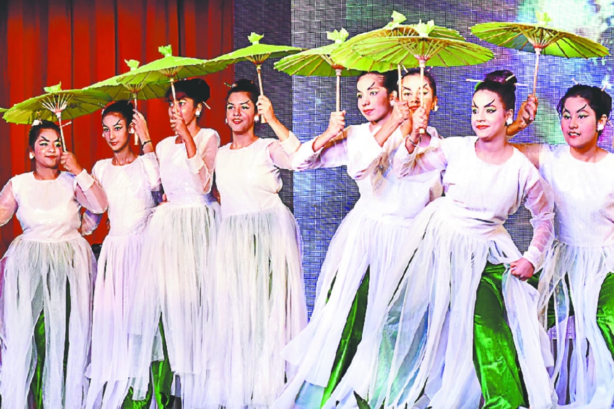 sophia girls school students spread social messages from the stage