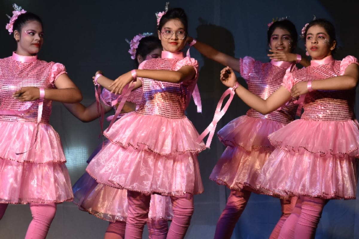 sophia girls school students spread social messages from the stage