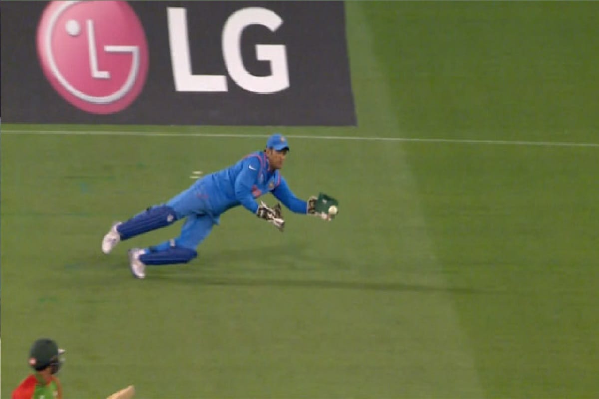 ms dhoni 5 best catches behind the wicket on crucial moments