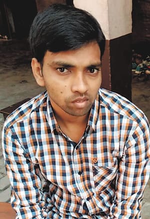 Giving the place of brother from a fake base, the examination was arrested