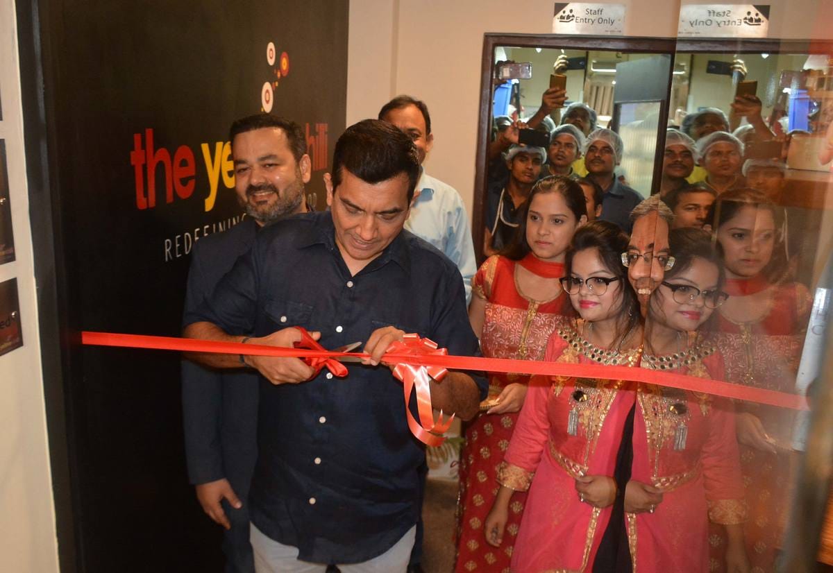 master chef sanjeev kapoor restaurant ,the yellow chilli open in varanasi