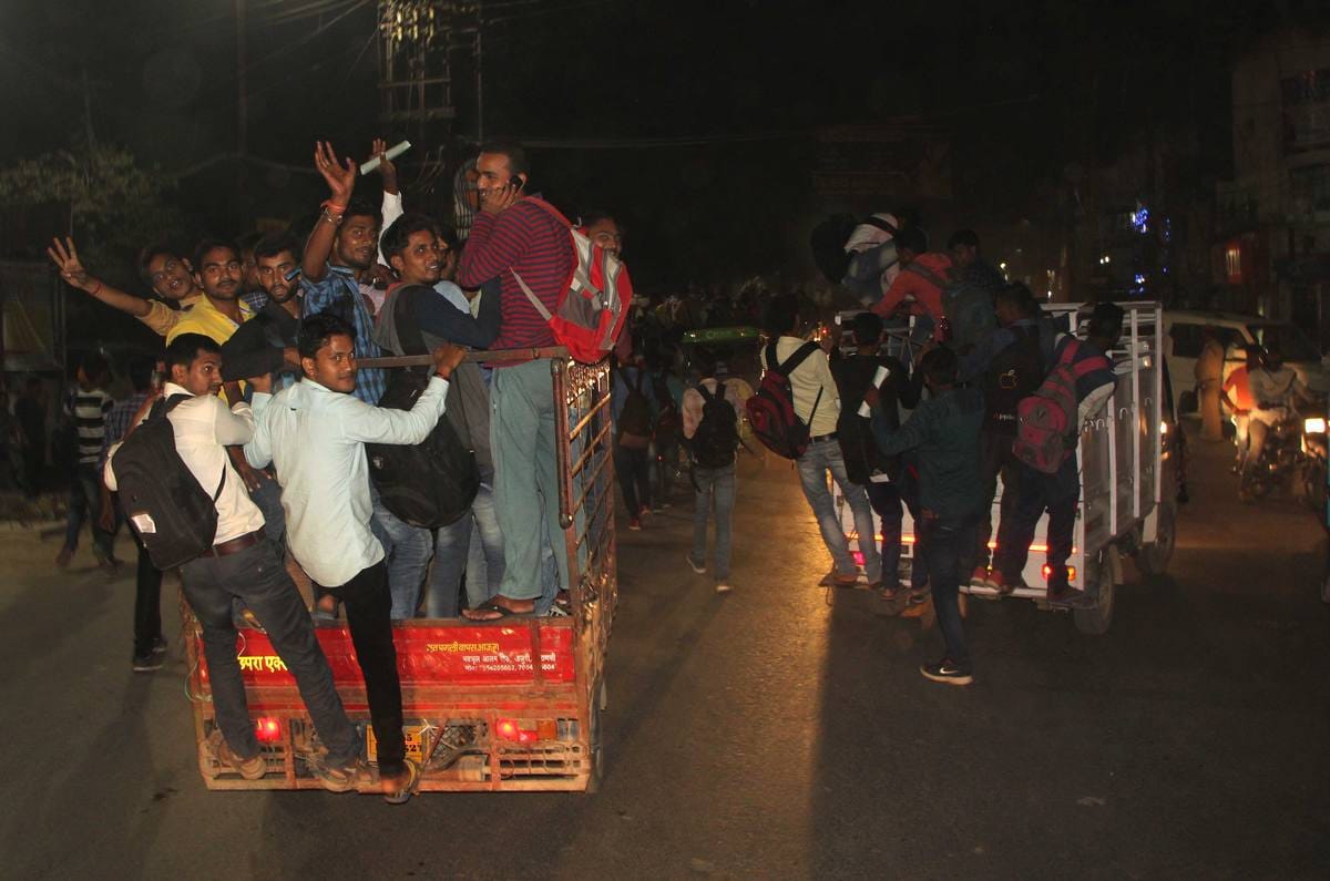 UP police recruitment examination candidate make chaos in varanasi