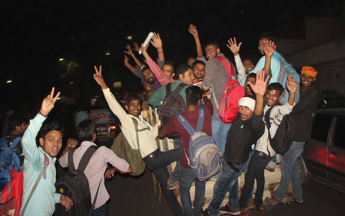 UP police recruitment examination candidate make chaos in varanasi