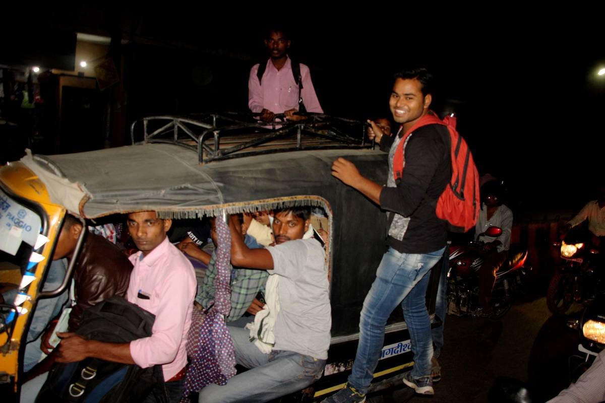 UP police recruitment examination candidate make chaos in varanasi