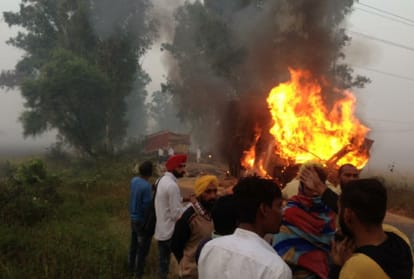 a driver burn alive in a road accident in Firozpur of punjab