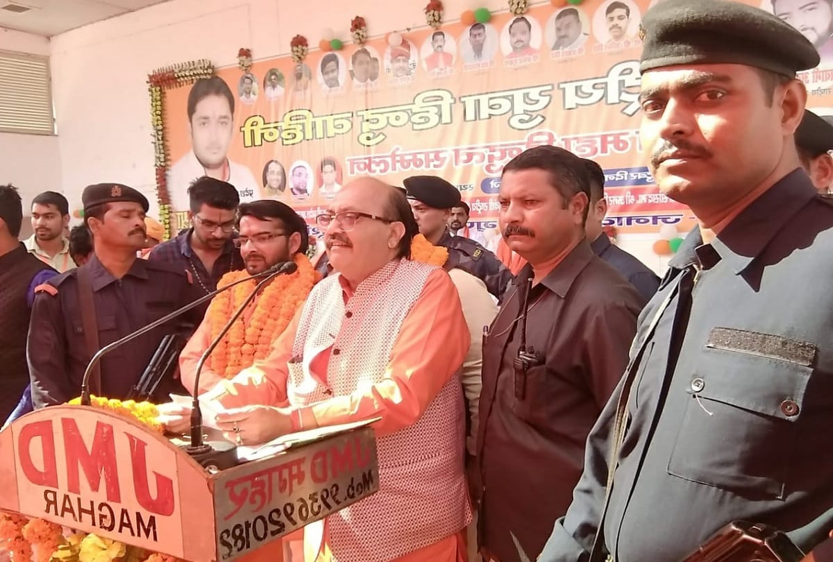 amar singh lashes out at akhilesh and others but soft on bjp