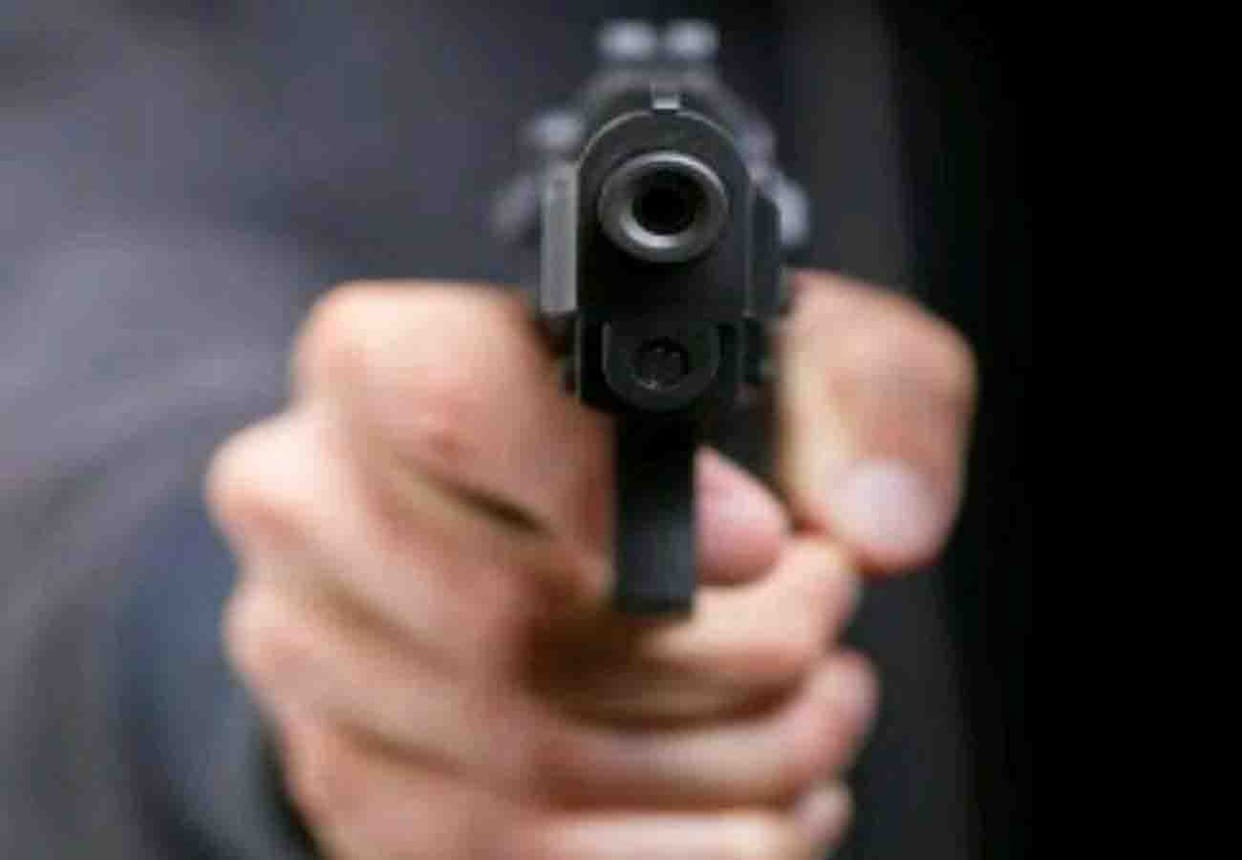 robbery at policeman house in kanpur