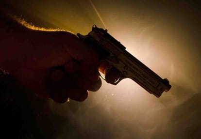 robbery at policeman house in kanpur