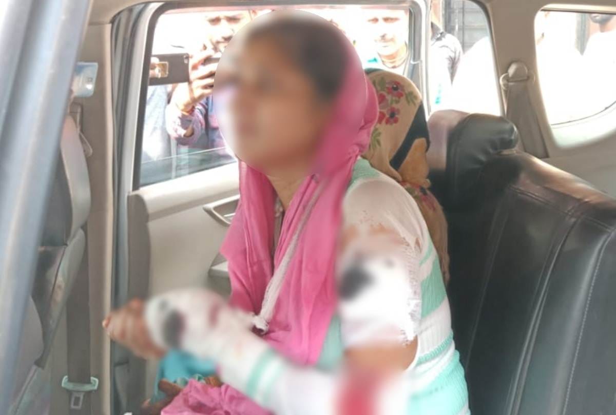 Beauty parlor director shot, wounded in hathras