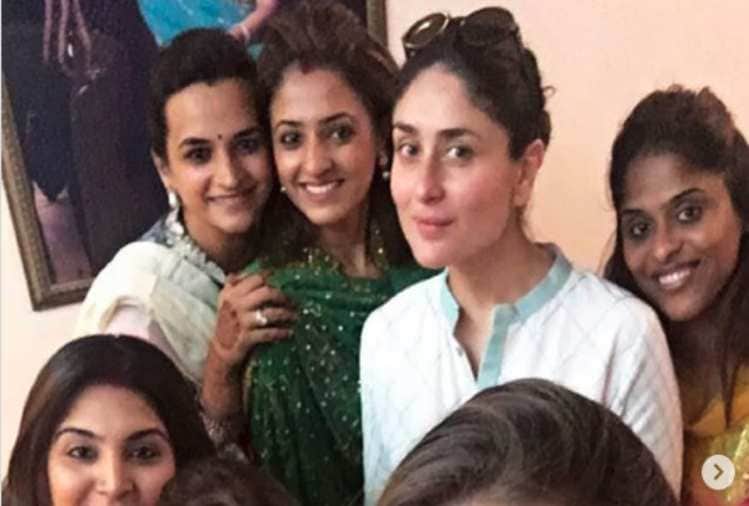 kareena kapoor celebrating Karwa Chauth special photo