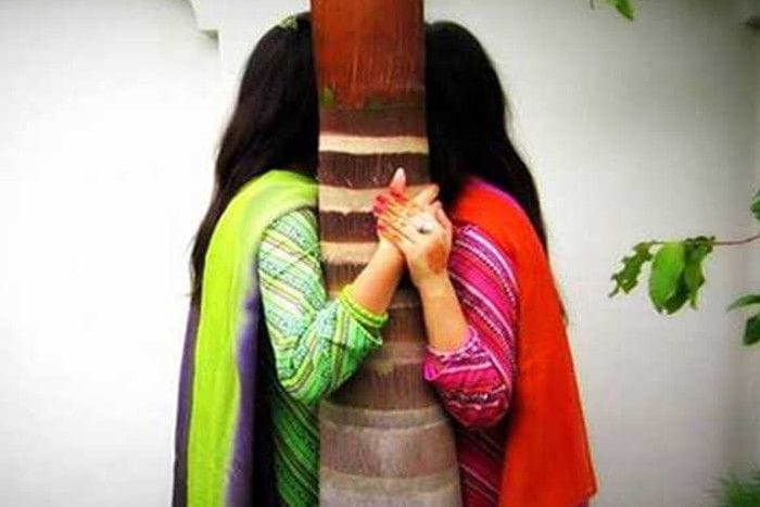 Two Homosexual Girls run away after fallen in love at uttar pradesh news