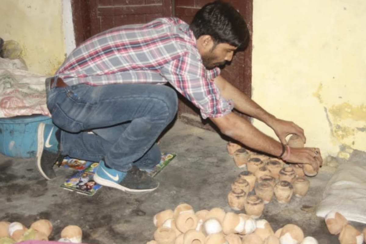 Police raid on illegal firecrackers factory in meerut lakh of goods recovered