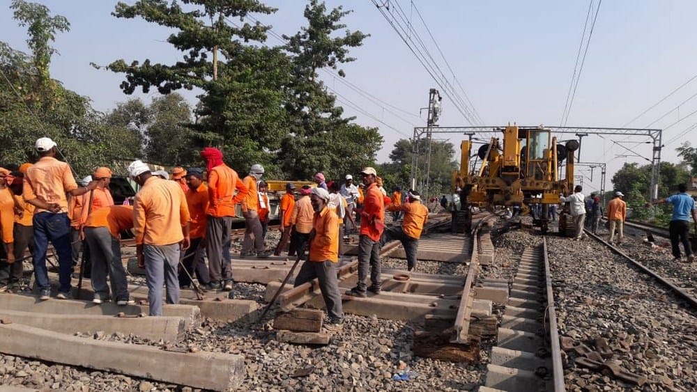 bhatani siwan rail route barred upto 10 hours