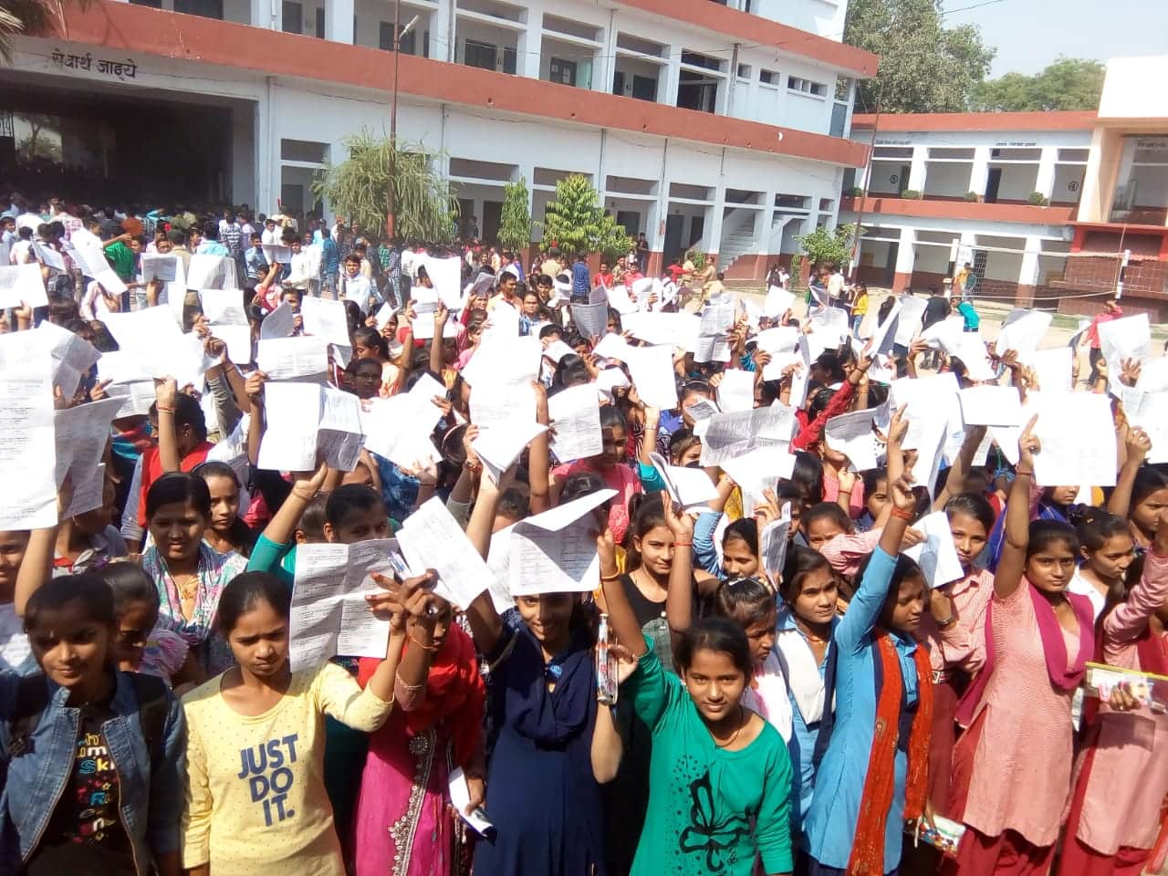 More than 28 thousand students present Amar Ujala's scholarship exam