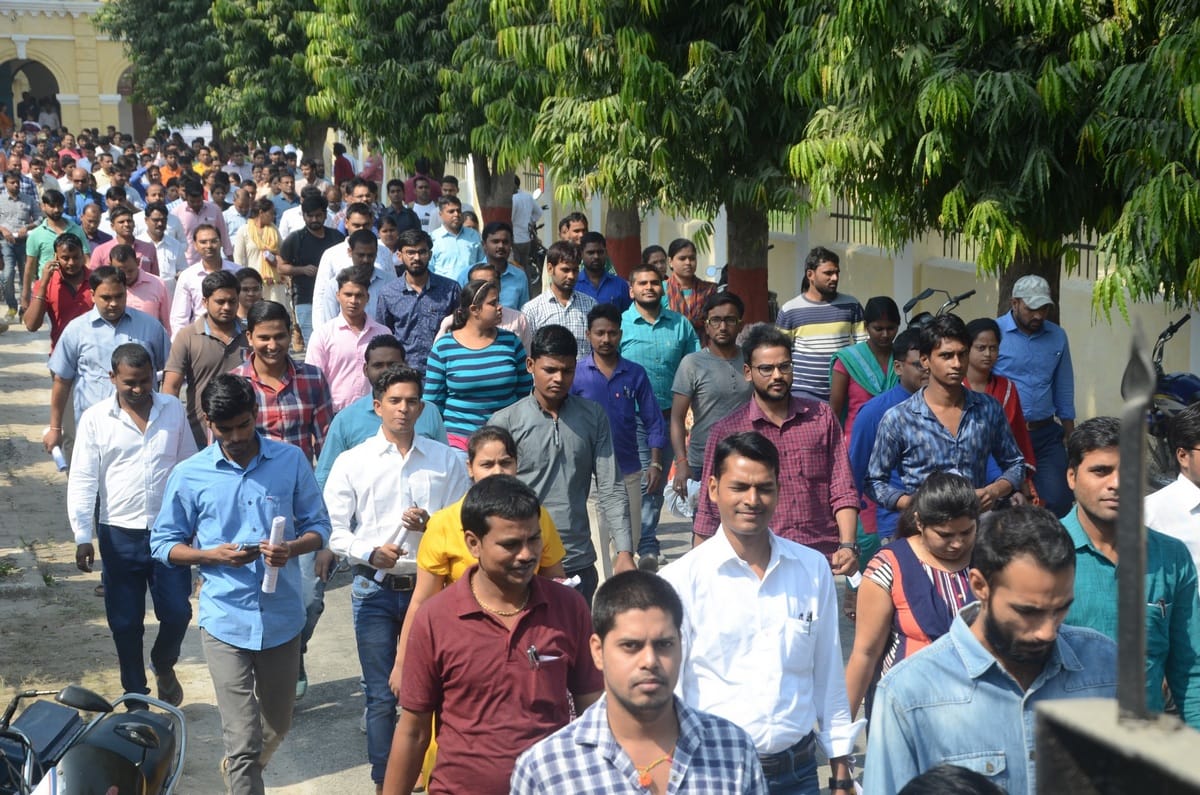 more than 27 seven thousand candidate leave from UP PCS exam at purvanchal