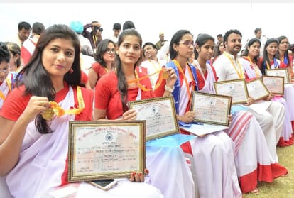 governor and home minister reached in agra university convocation