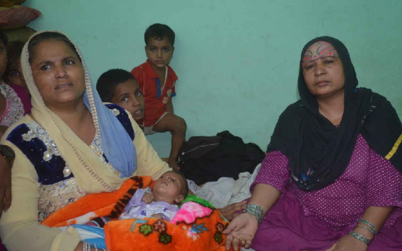 Woman murdered in baghpat for sake of dowry police field case againest five