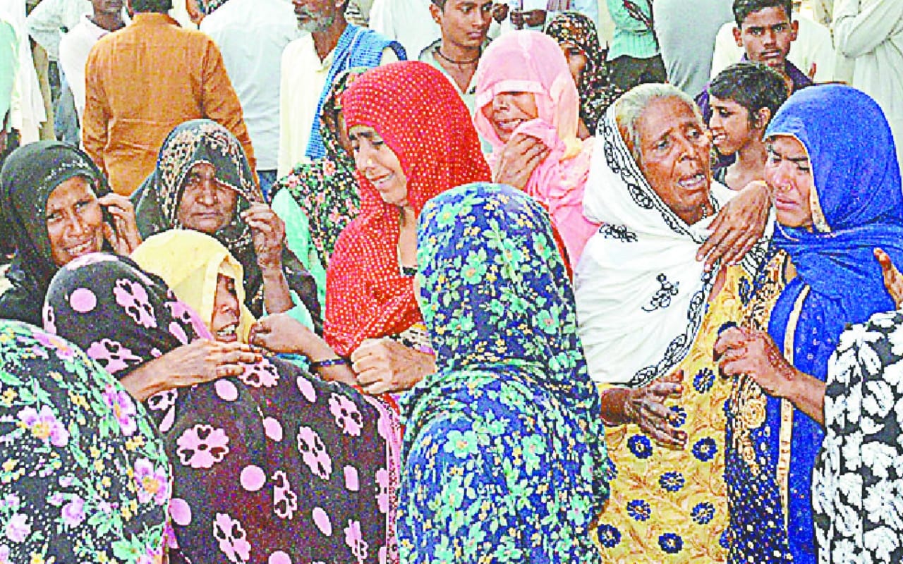 Woman murdered in baghpat for sake of dowry police field case againest five